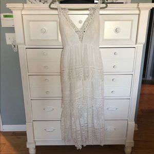 White dress size medium off VICI